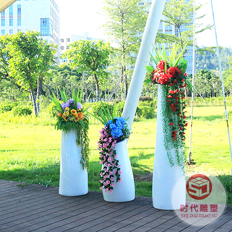 商場(chǎng)美陳裝飾樹(shù)脂花盆