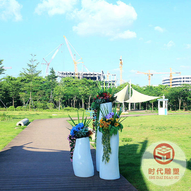 oeuvre簡(jiǎn)約綠植花器戶外落地鵝卵石花盆商場(chǎng)水泥樹(shù)脂玻璃鋼大花盆