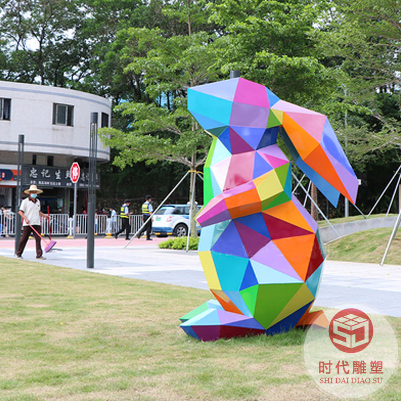 玻璃鋼雕塑定制大小型公仔卡通動(dòng)漫人物彩繪模型logo美陳落地?cái)[件