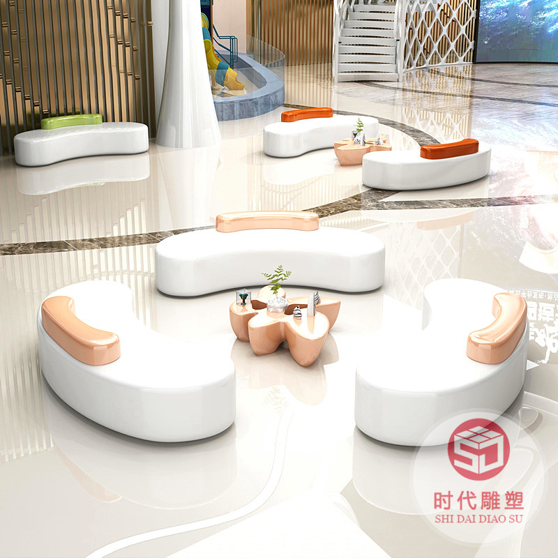 商場(chǎng)玻璃鋼休閑日字形座椅商業(yè)美陳室內(nèi)外等候椅創(chuàng)意百搭休閑坐凳